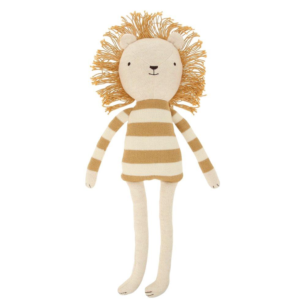 Angus the lion