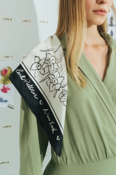 New York in sketches - silk scarf