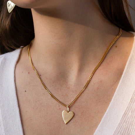 Amaya curb heart necklace