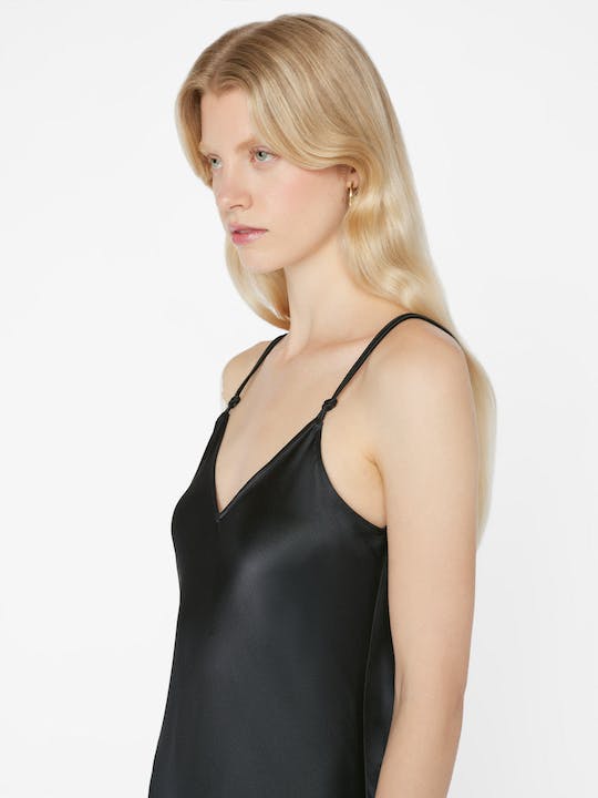 v-neck cami dress - black Emry boutique v-neck cami dress - black Emry boutique