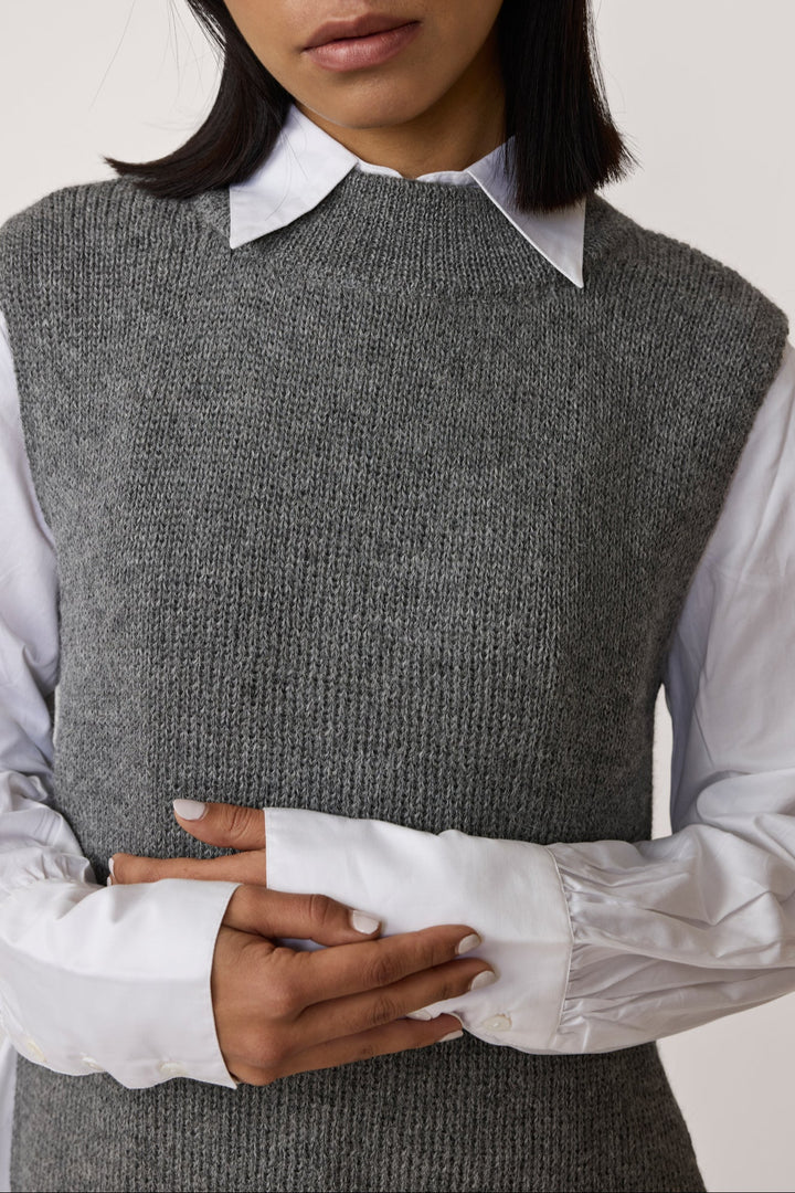 Mockneck sweater vest