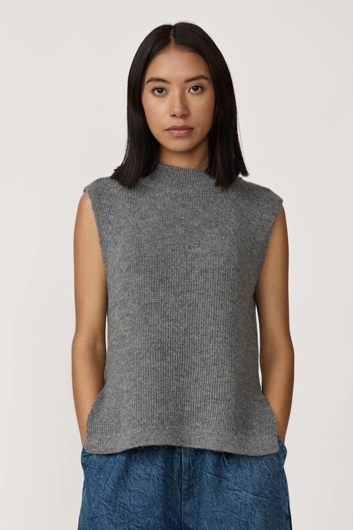 Mockneck sweater vest
