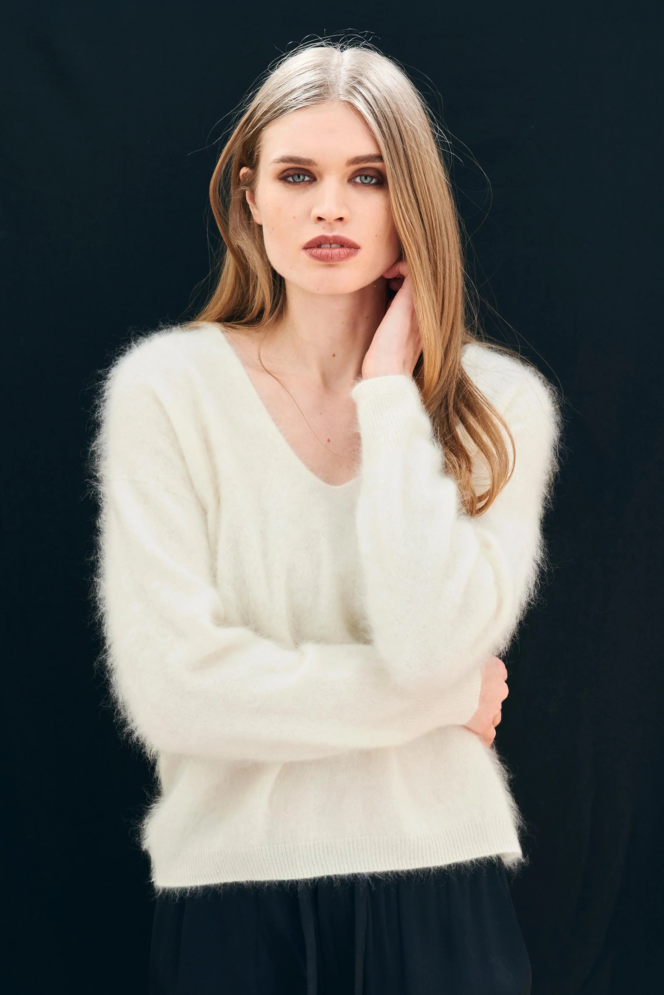 Brushed cashmere v neck - cream
