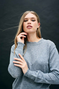 Cashmere distressed crew - grey