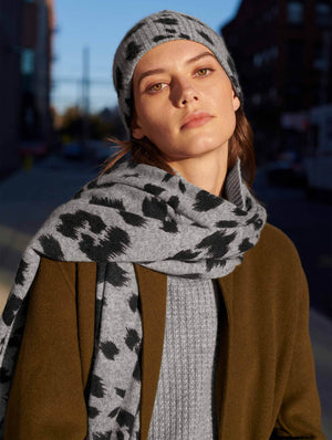 Cashmere leopard scarf