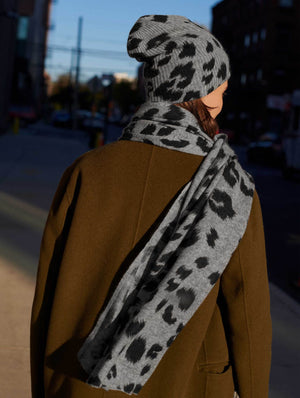 Cashmere leopard scarf